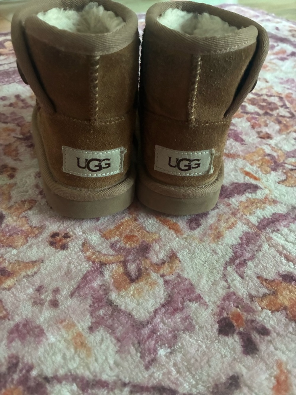 UGG Kids Mini Boot in Chestnut Suede